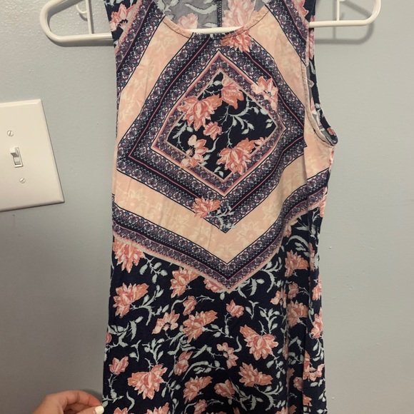 Maurice’s dress - Picture 3 of 3